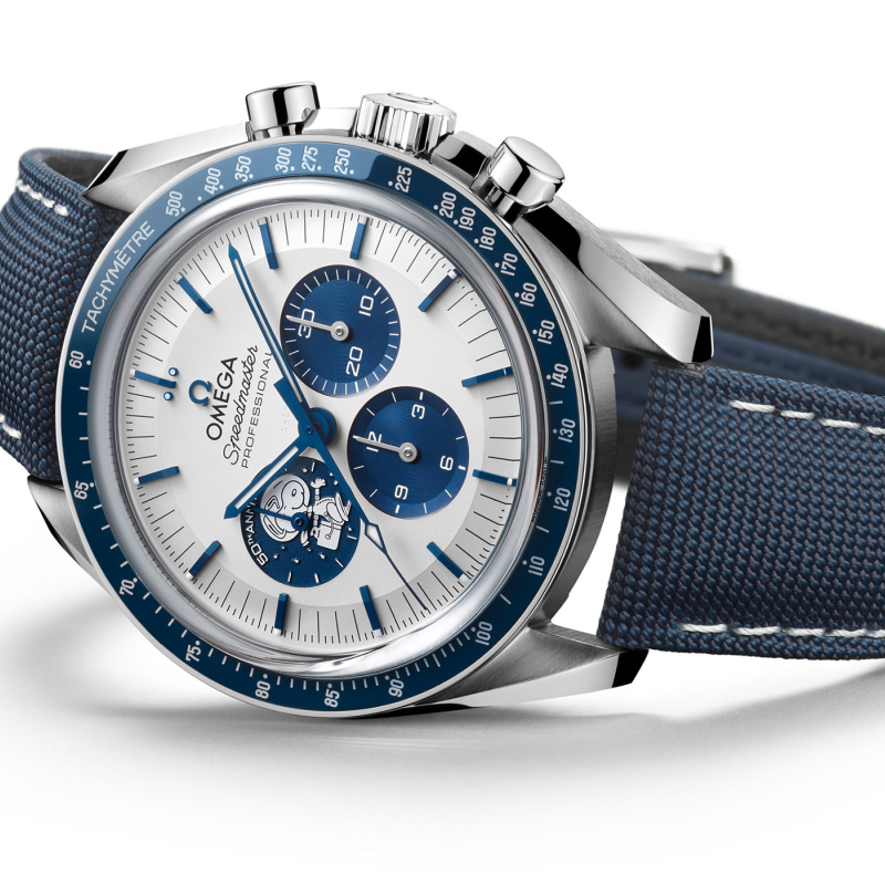 OMEGA-Speedmaster-Silver-Snoopy-Award